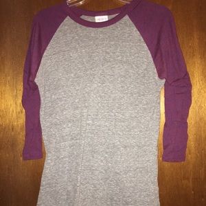 Lularoe “Randy” unisex baseball tee, grey & maroon
